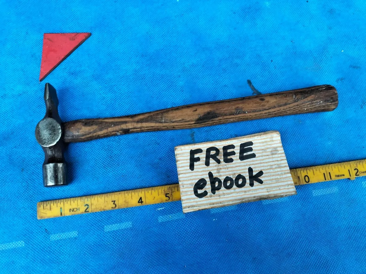 8oz Warrington Pattern Hammer - Image 1