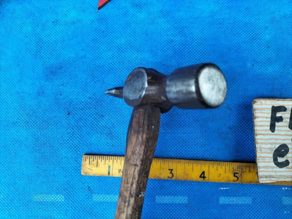 8oz Warrington Pattern Hammer - Image 4
