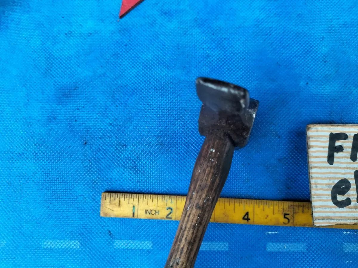 8oz Warrington Pattern Hammer - Image 3