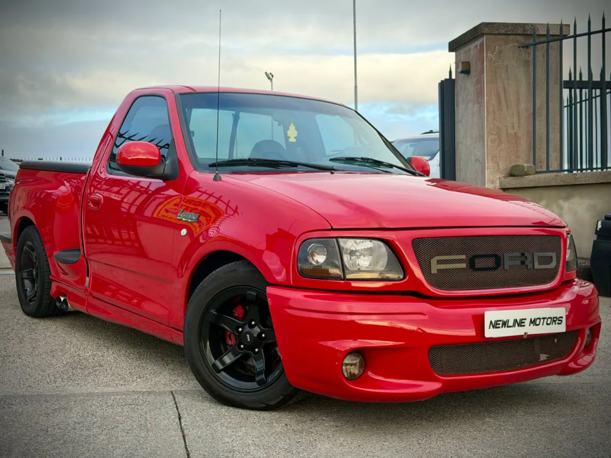 2000 Ford F150 SVT LIGHTNING 5.4 V8 Supercharged!! - Image 4
