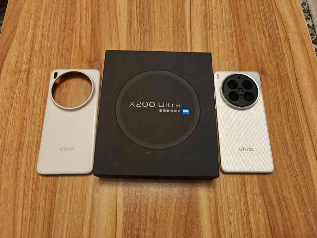 Vivo X200 Ultra 256gb White, in excellent condition, the beast of phone. - Image 1
