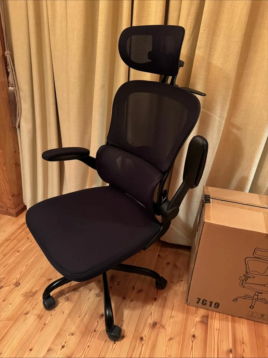 Ergonomic Mesh Office Chair - Like New - Image 3