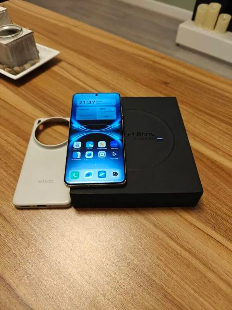 Vivo X200 Ultra 256gb White, in excellent condition, the beast of phone. - Image 3