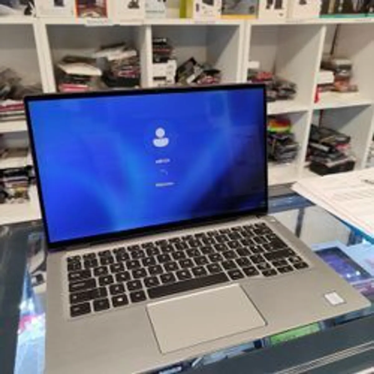 Dell Latitude 7400 2in1 i7 8665U 2.11GHz 16GB RAM 516GB SSD 14.1" FHD Windows 11 Pro (Touch Screen/ Convertable) - Image 2