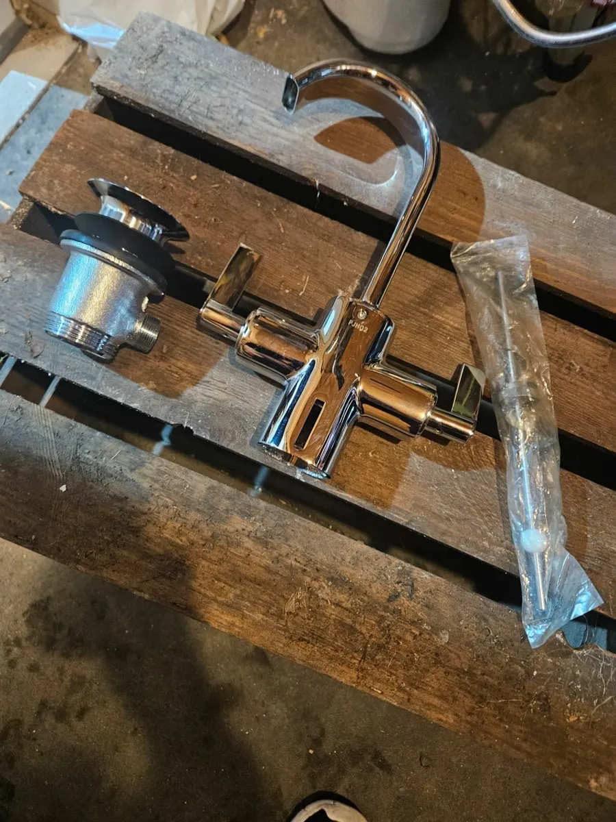 Kitchen water tap