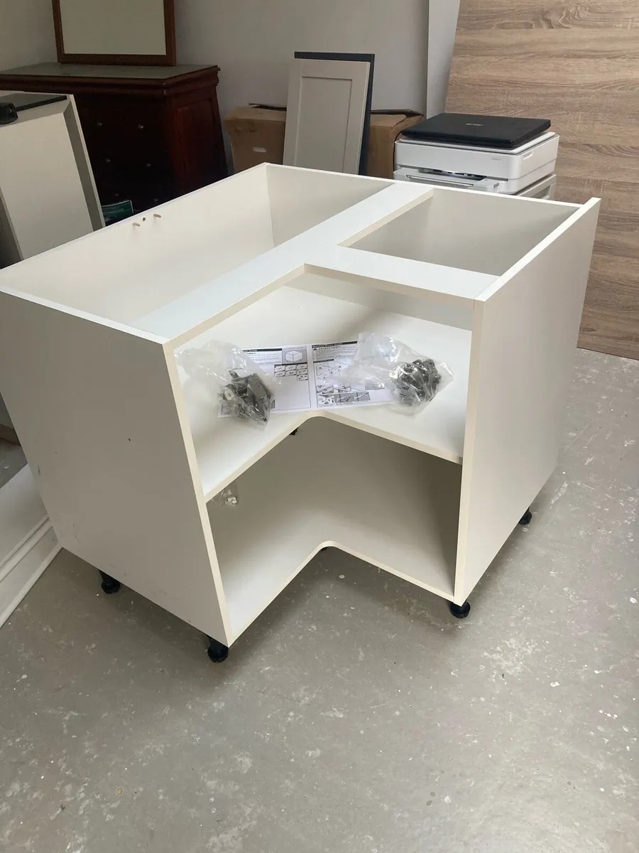 Kitchen units - Image 1