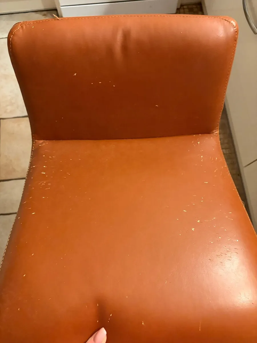 4 x Bar Stools €40 for all 4 - Image 2