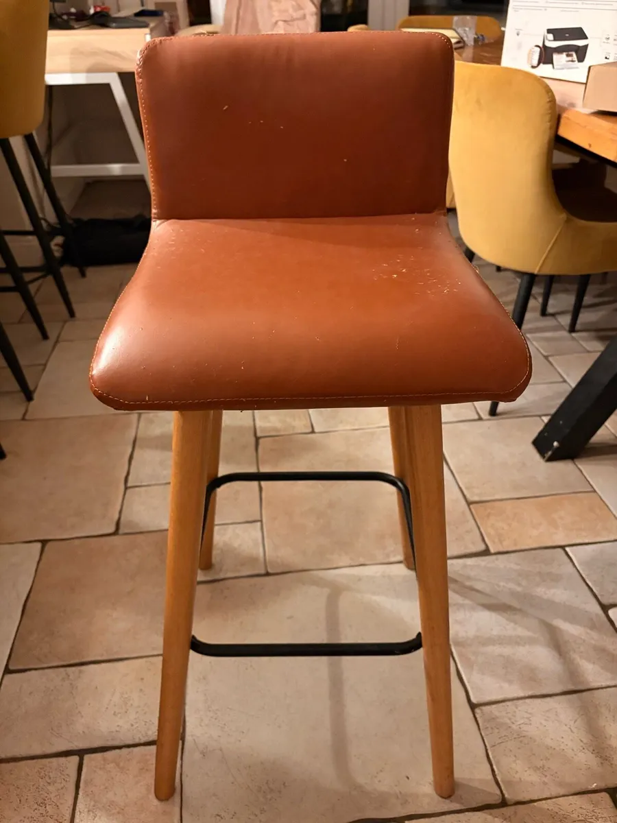 4 x Bar Stools €40 for all 4 - Image 1