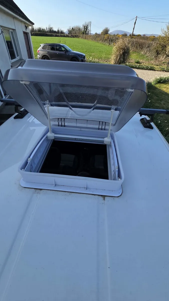 Van Volkswagen Caddy - Image 4