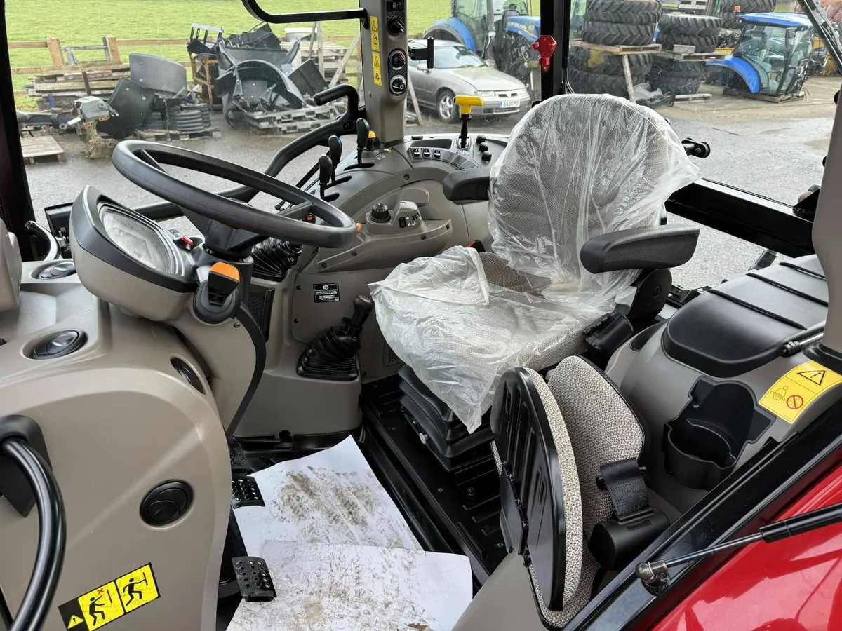 Case IH Farmall 100C - Image 2