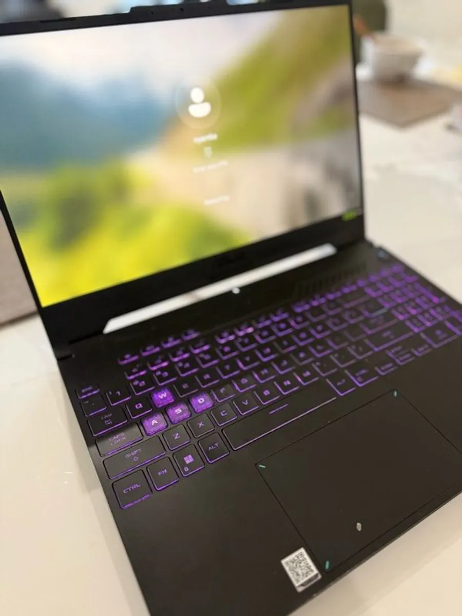 Gaming laptop - Image 1