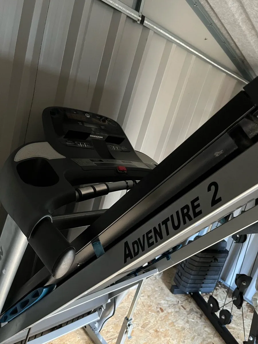 Horizon Adventure 2 treadmill - Image 4