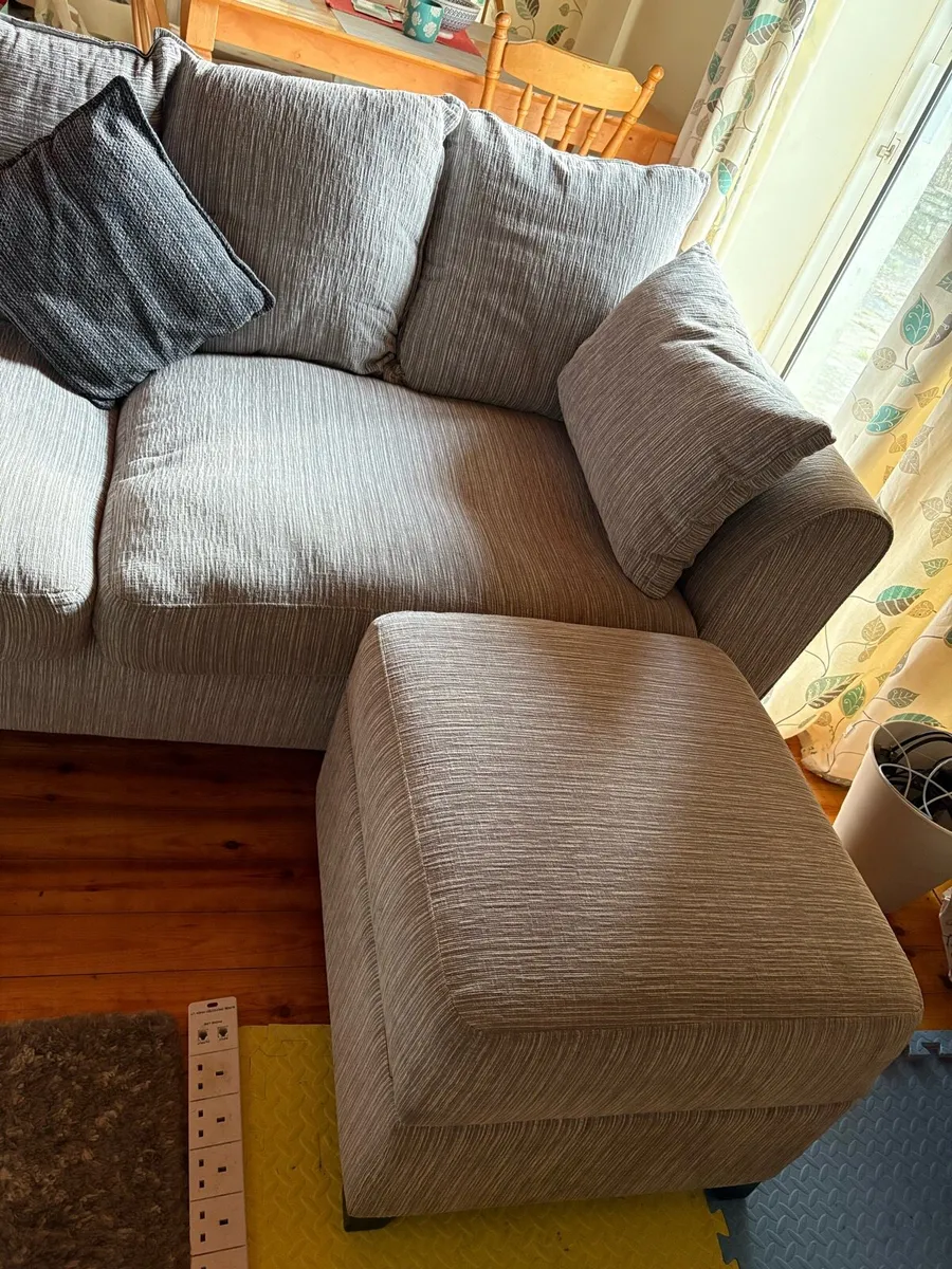 DFS Hornbury Couch - Image 2