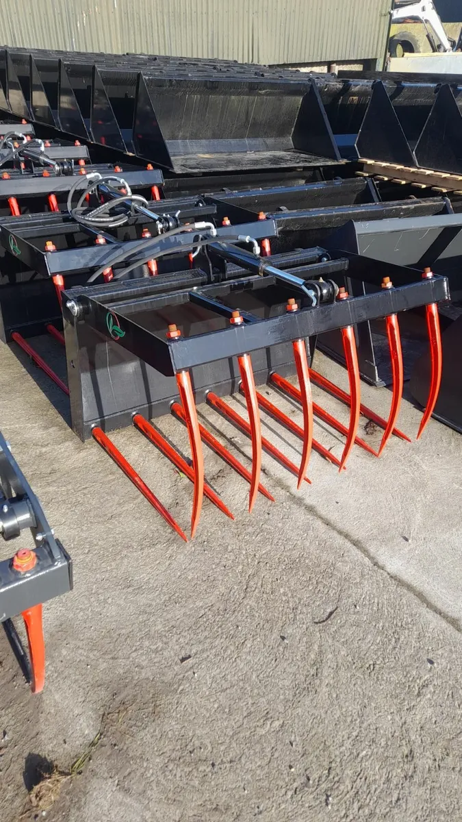 New silage grabs - Image 2