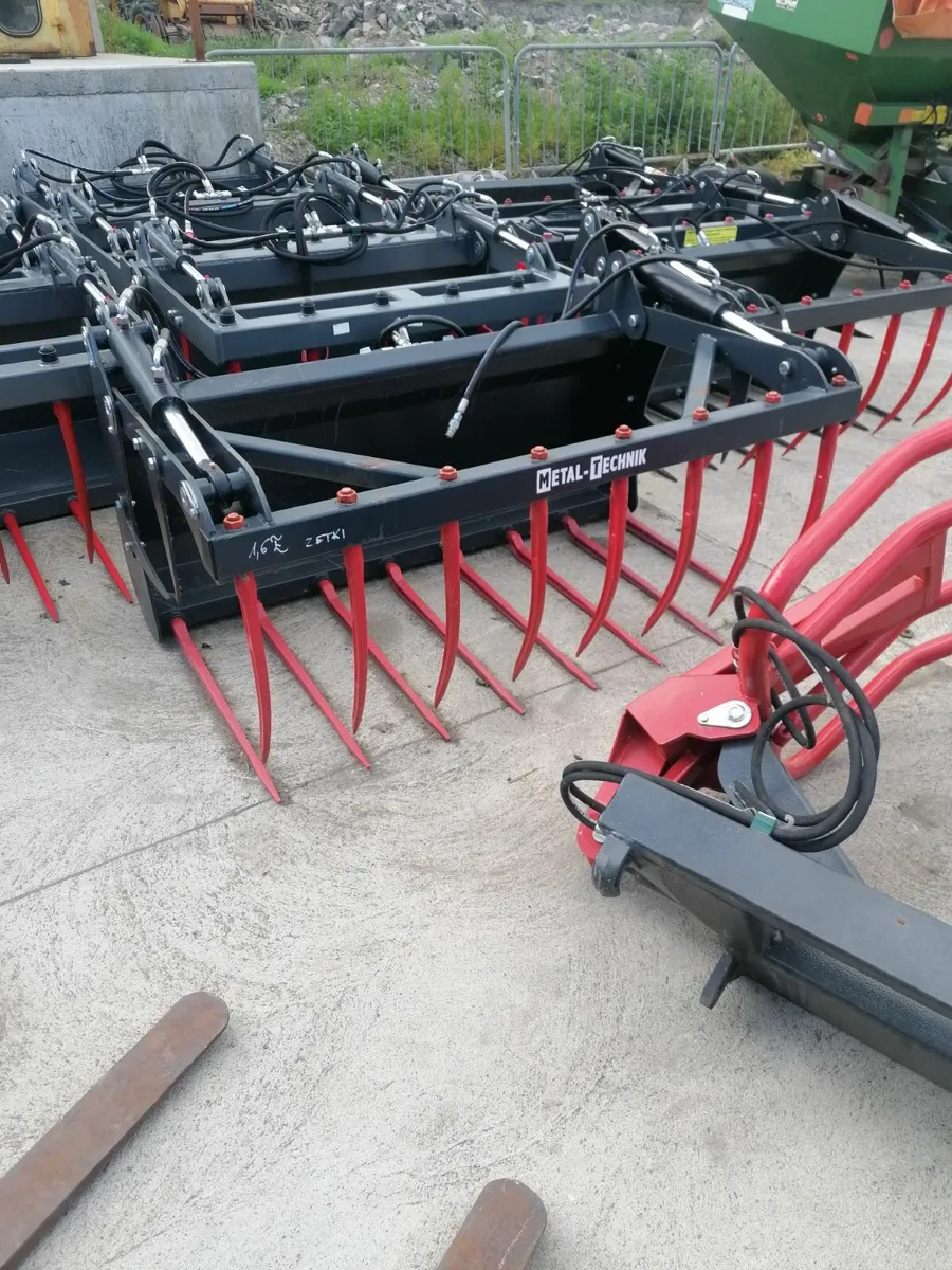 New silage grabs - Image 3