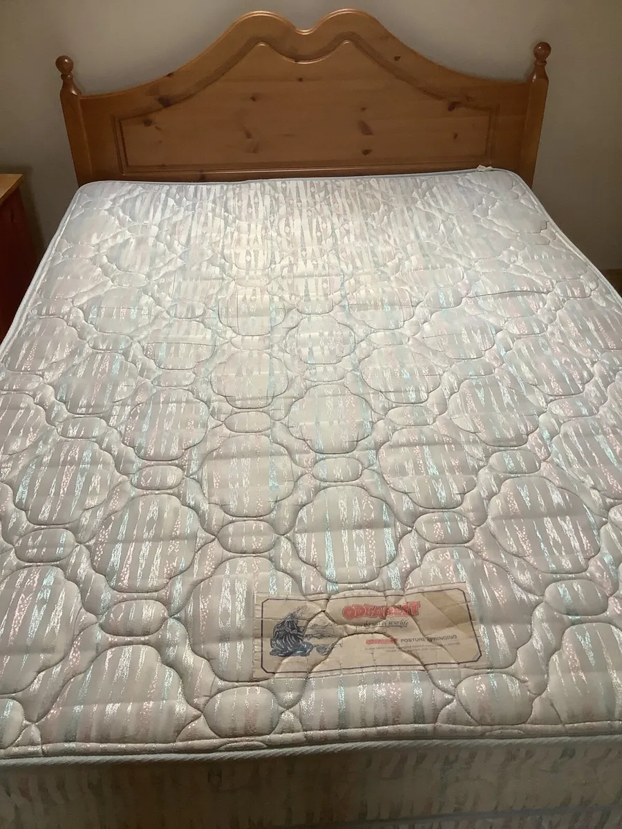 Double divan bed - Image 1