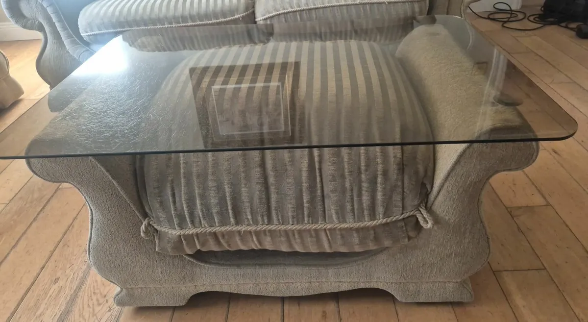 Furniture suite - separate or all together - Image 2