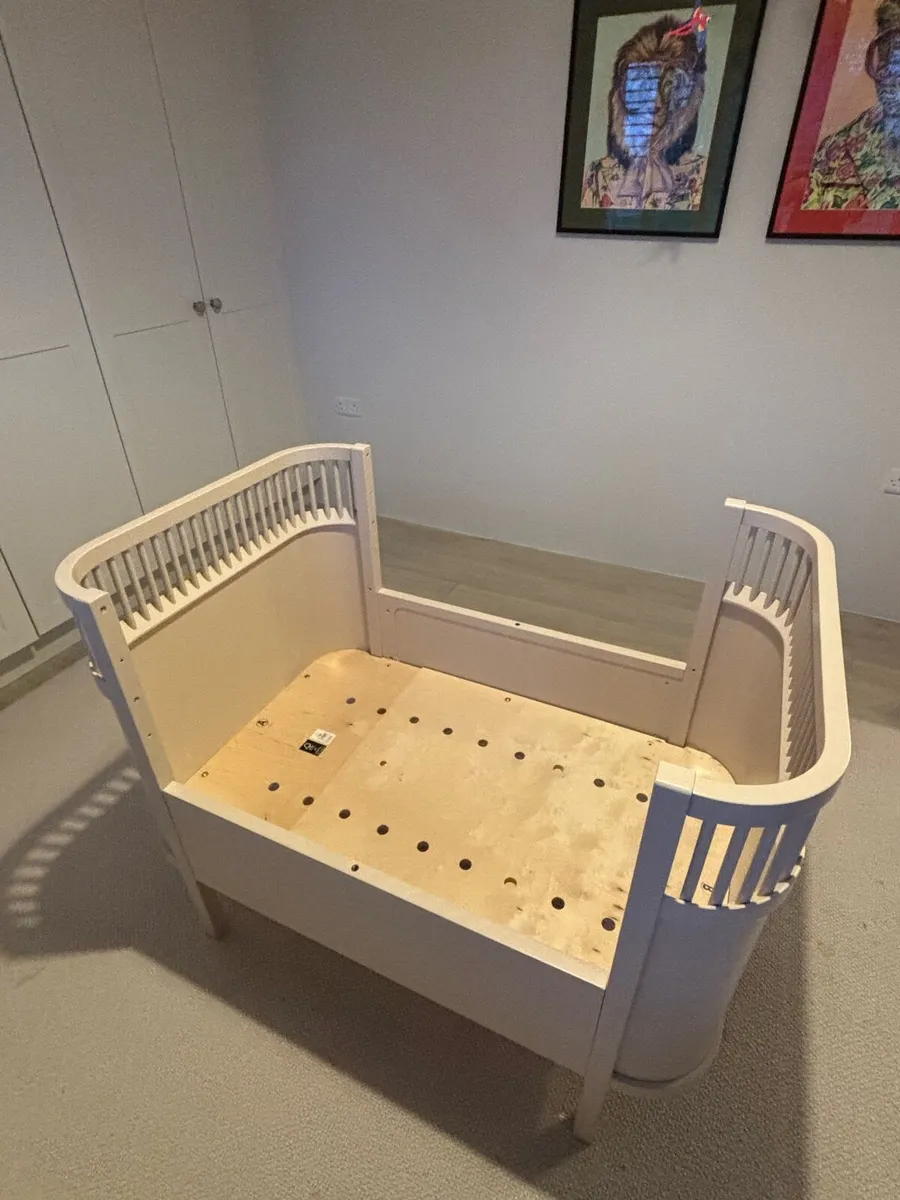 Cot bed - Image 4