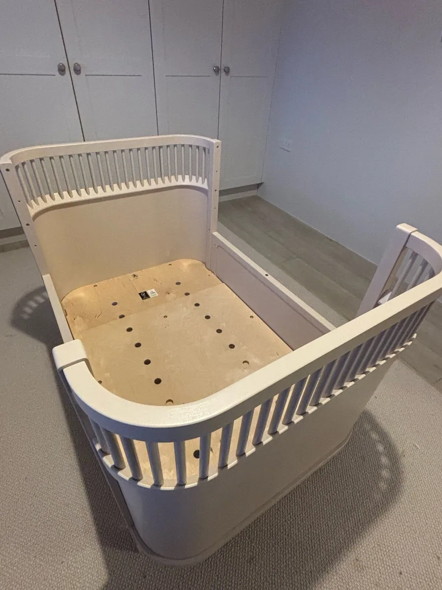 Cot bed - Image 3