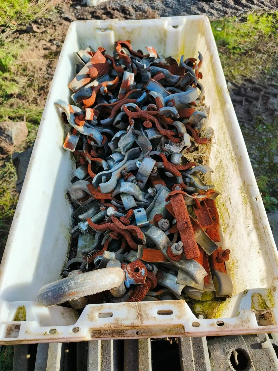 Temporary Herras Fencing Feet & Clips for Sale - Image 4