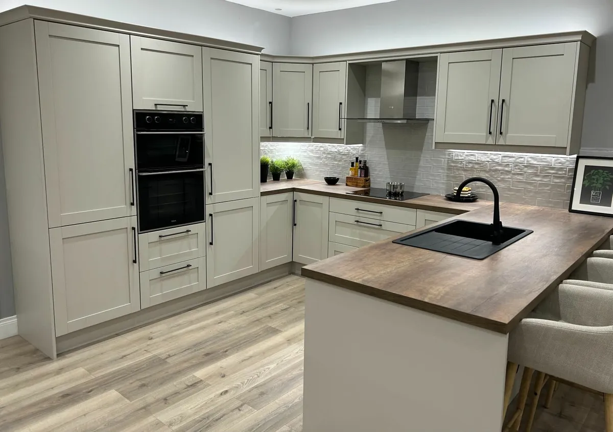 Surplus Stock Kitchens - Assembled - Image 1