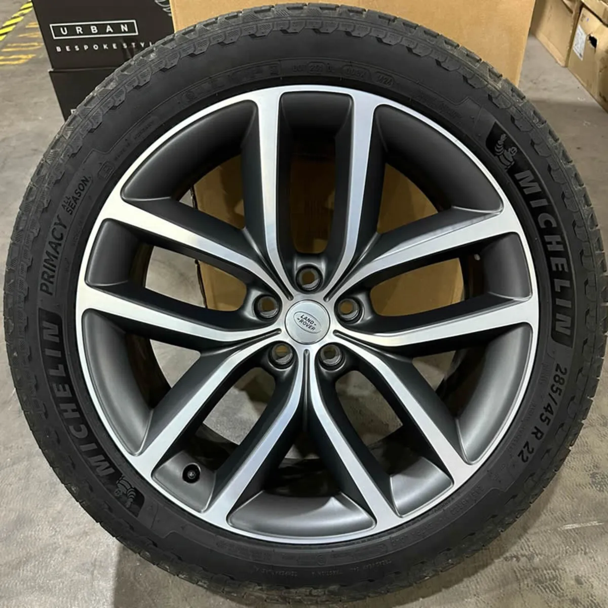 22" Genuine RANGE ROVER SPORT STYLE 5127 Alloys - Image 4