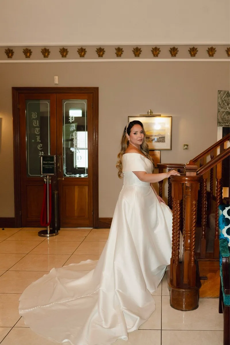 Wedding dress - Image 2