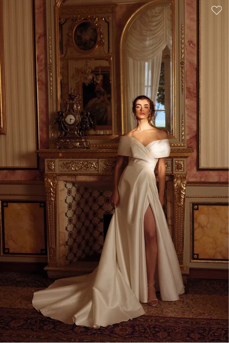 Wedding dress - Image 1