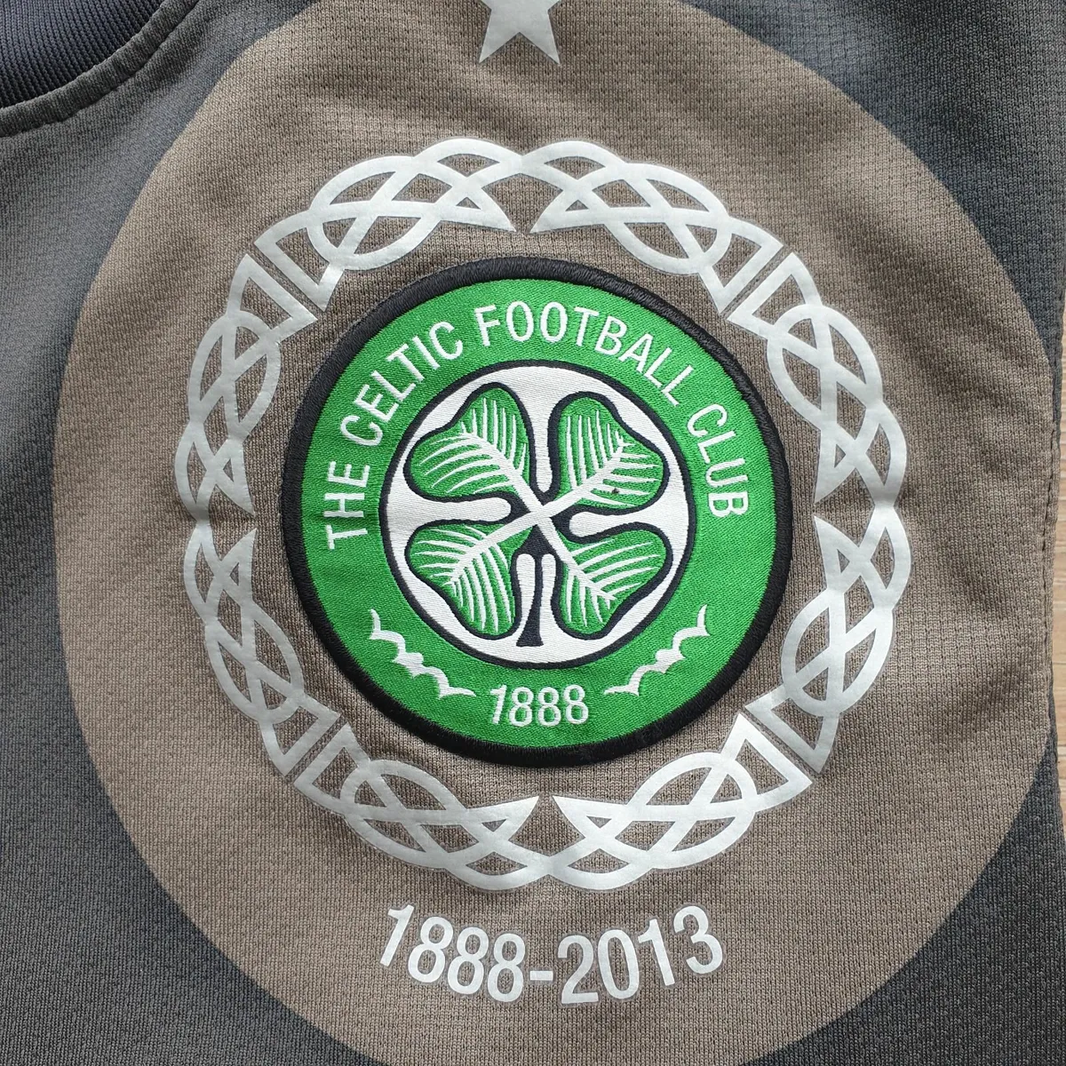 Celtic 125th Anniversary goalkeeper away shirt - Image 2