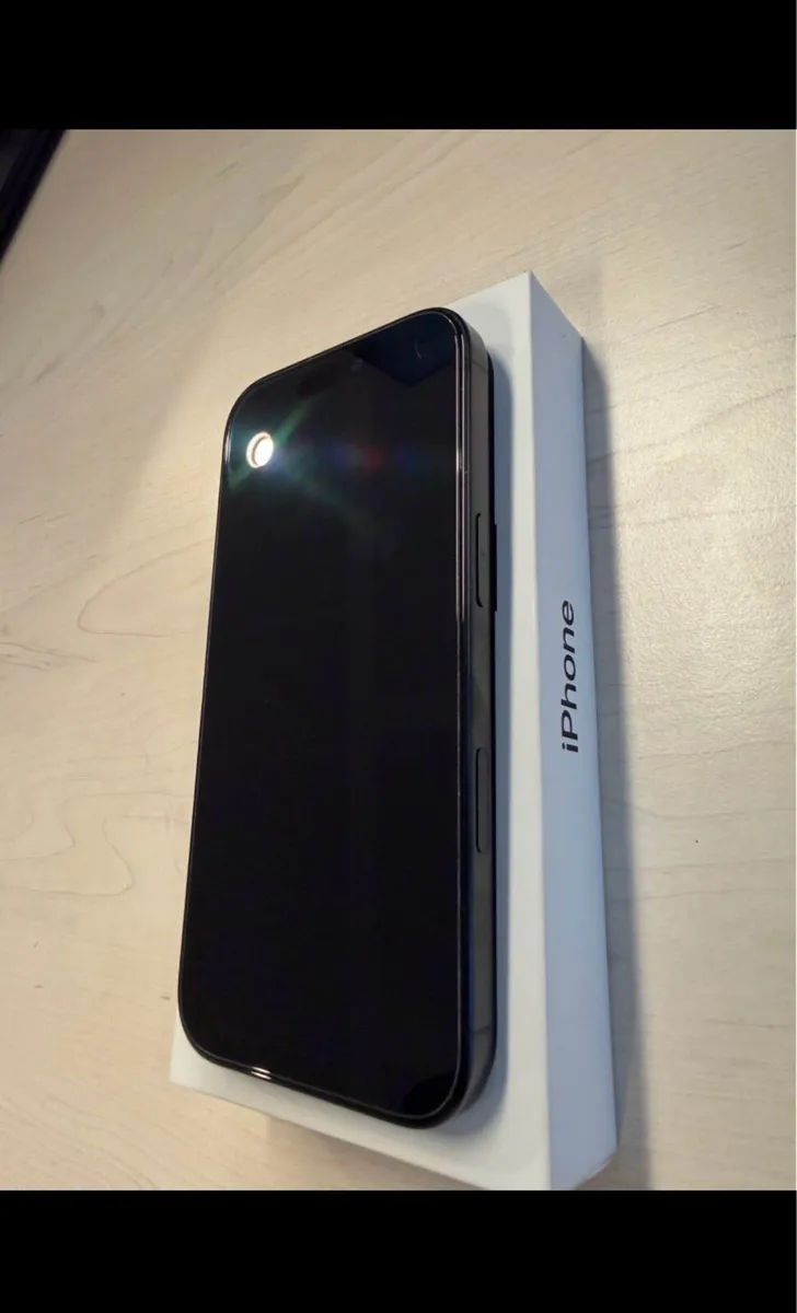 iPhone 16 Pro - Image 2