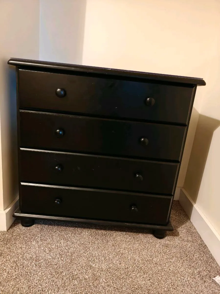 Chest of drawers for bedroom - Image 1