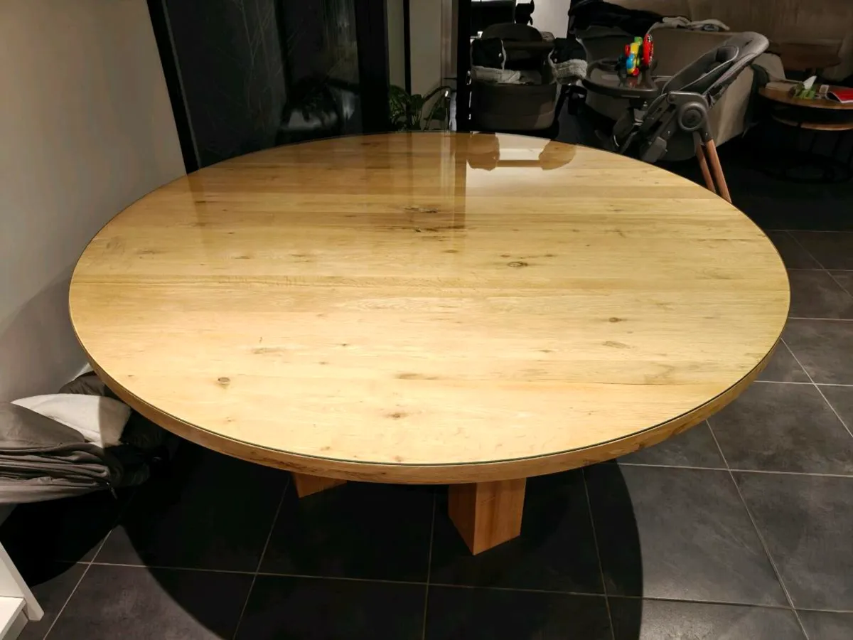 Solid oak dining table - Image 2