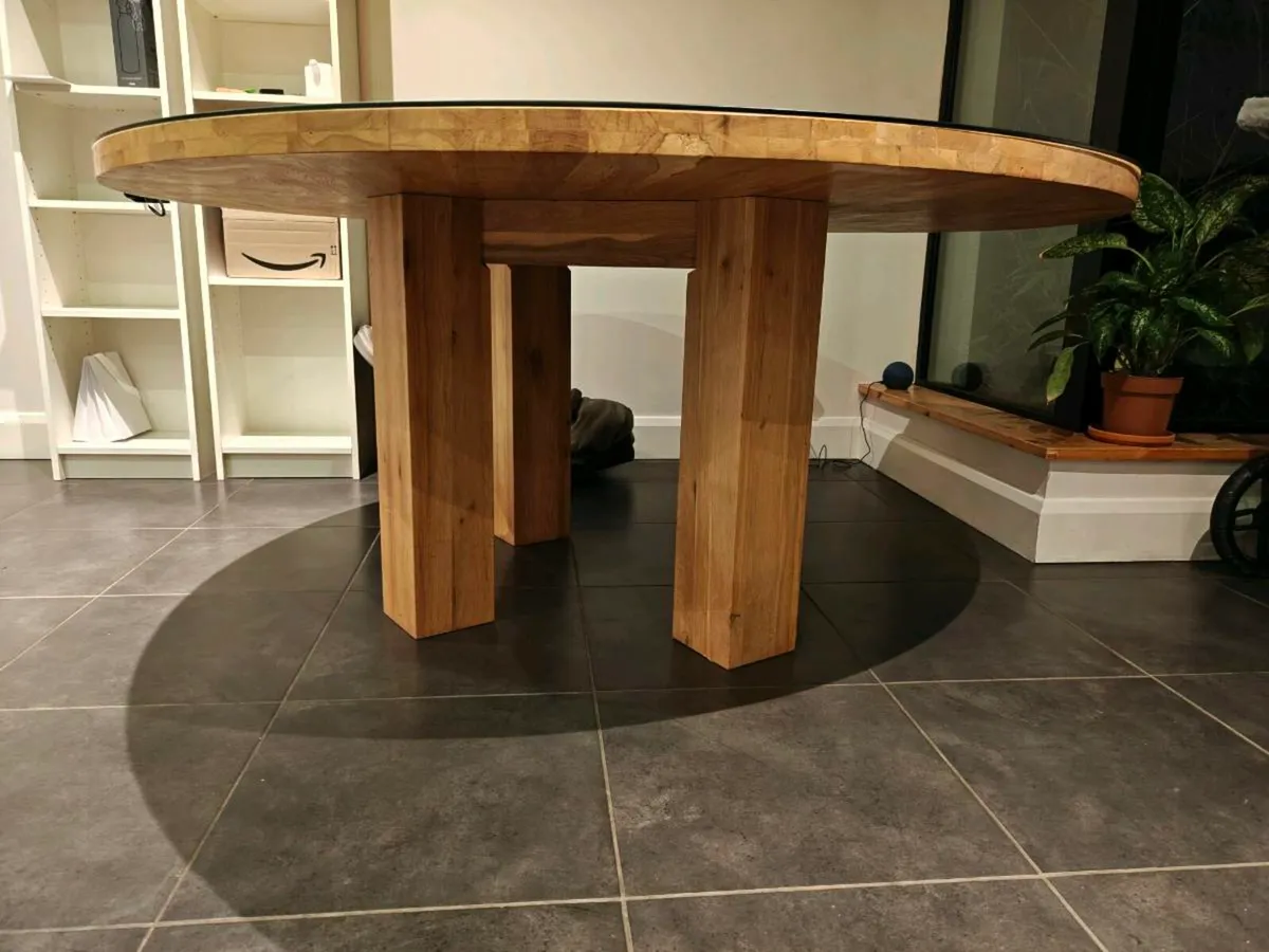 Solid oak dining table - Image 3