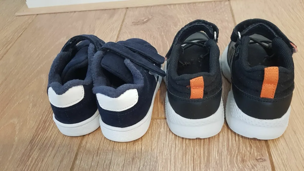 Toddler shoes  3pairs - Image 2