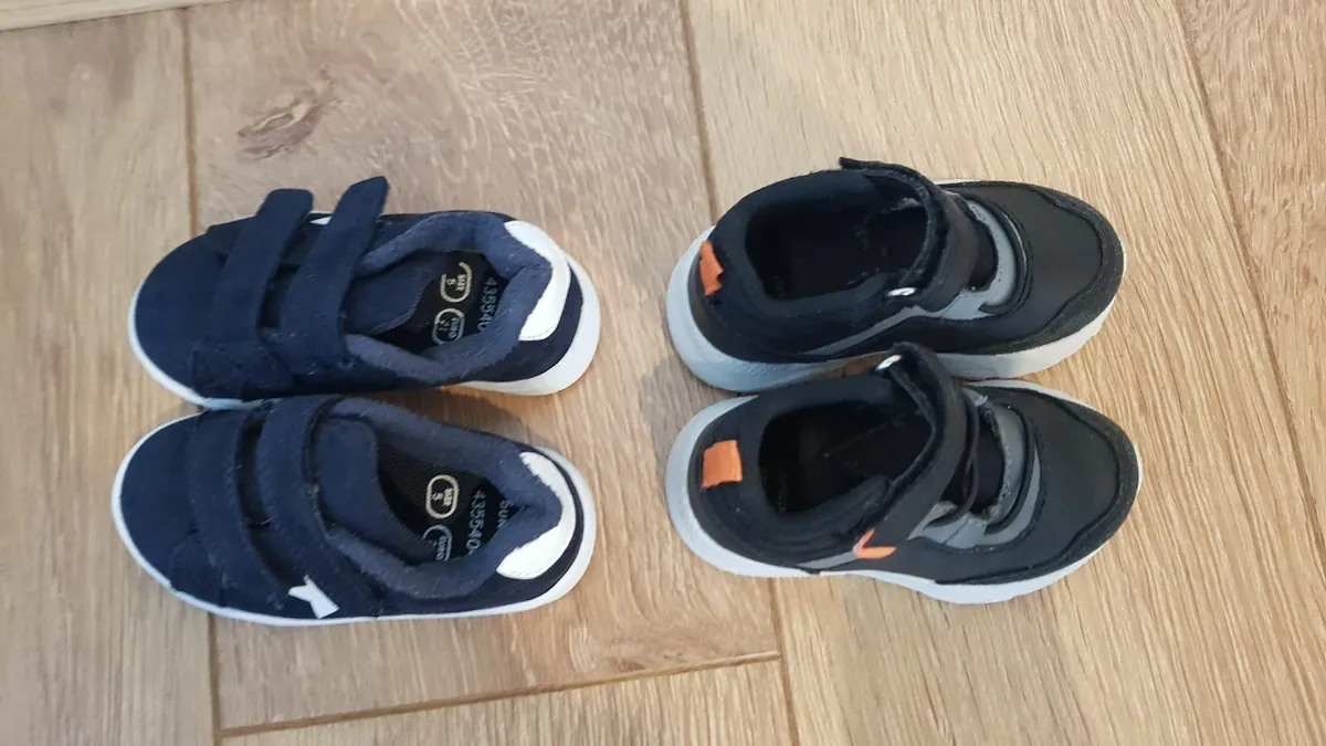 Toddler shoes  3pairs - Image 4