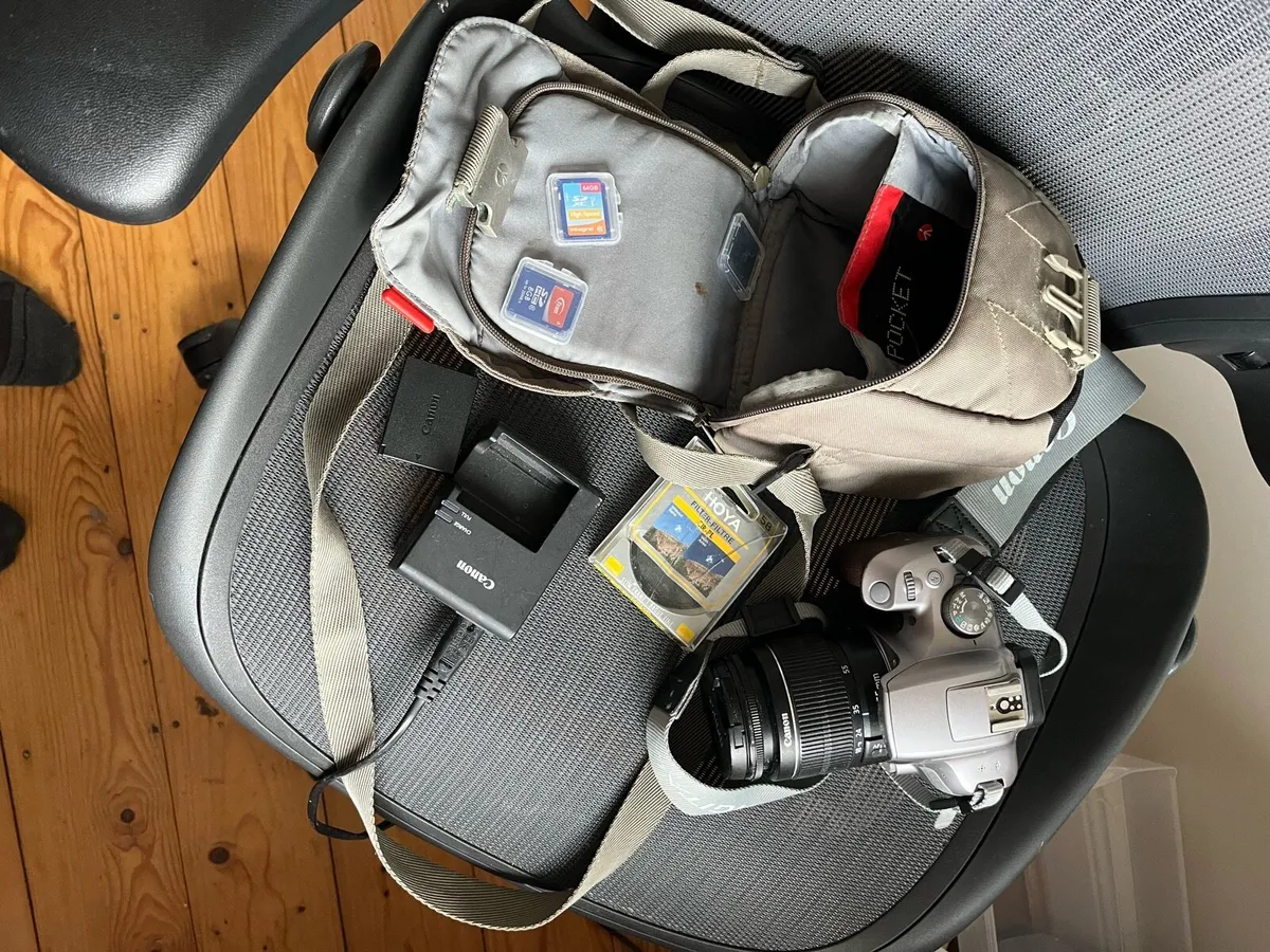 Canon 1300d camera - Image 1