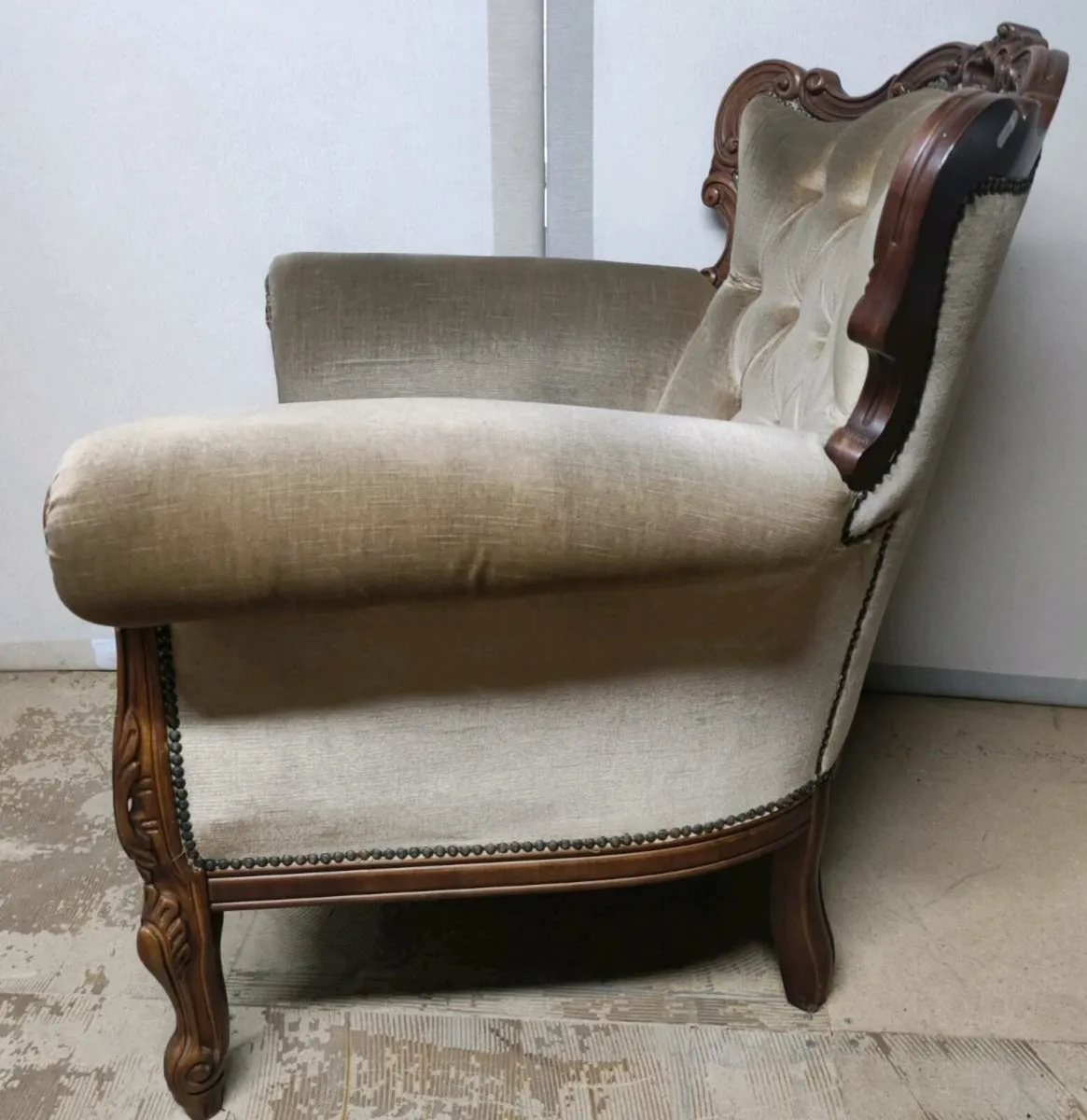 Victorian Classical French armchair🚚 - Image 4