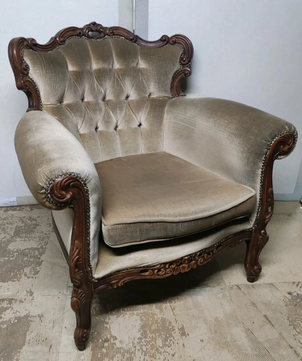 Victorian Classical French armchair🚚 - Image 1