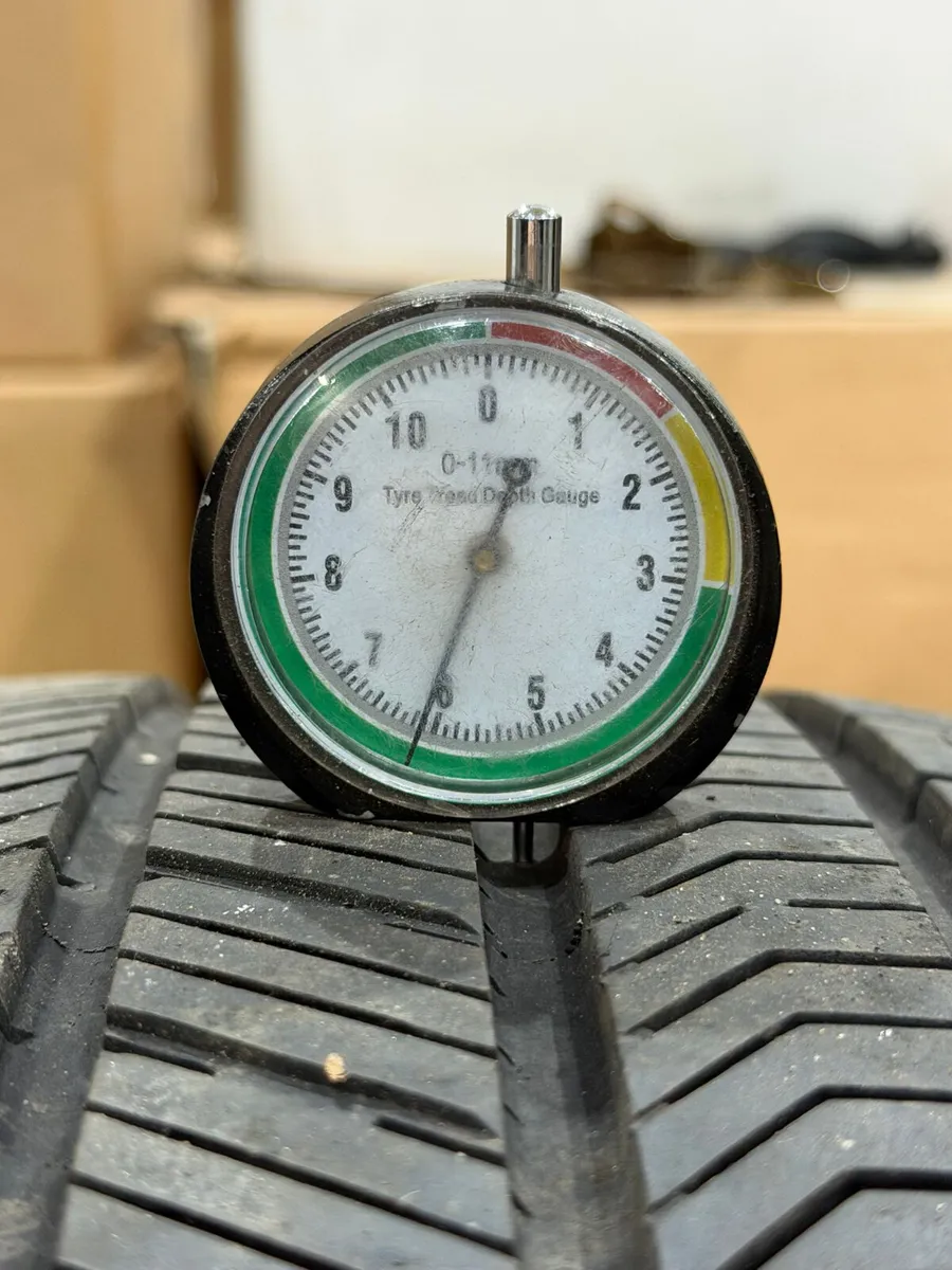 19" Genuine Land Rover Defender Alloy & Continenta - Image 2