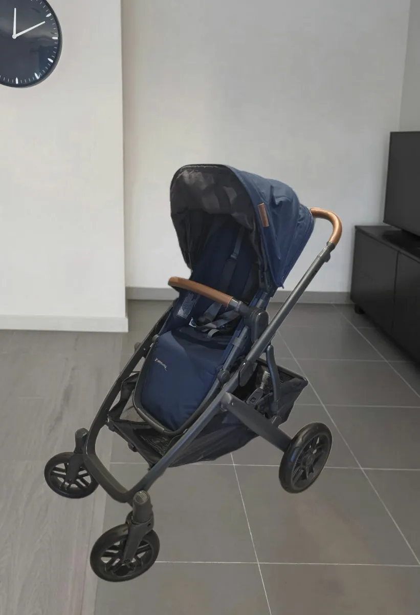 Uppababy vista v2 car seat isofix base - Image 2