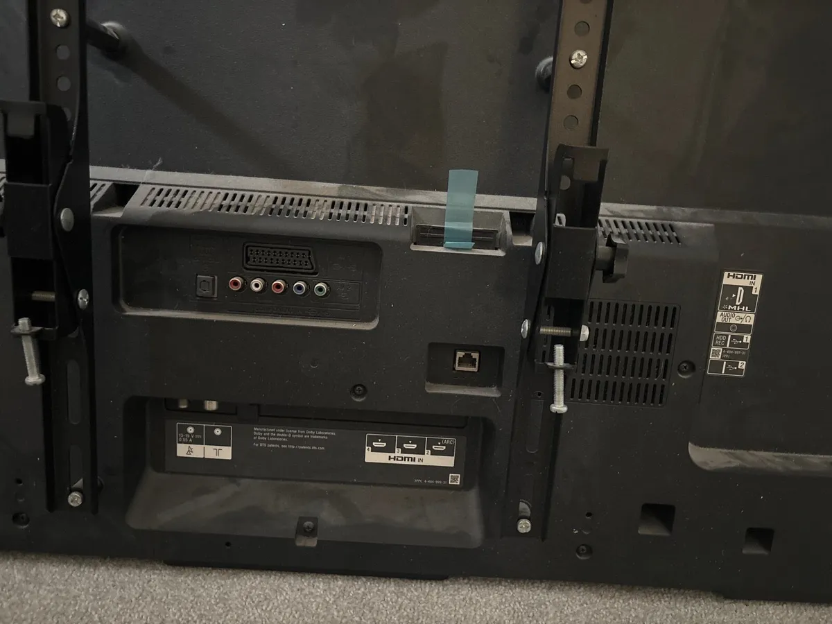 Sony Bravia TV (120cm x 70cm) - Image 3