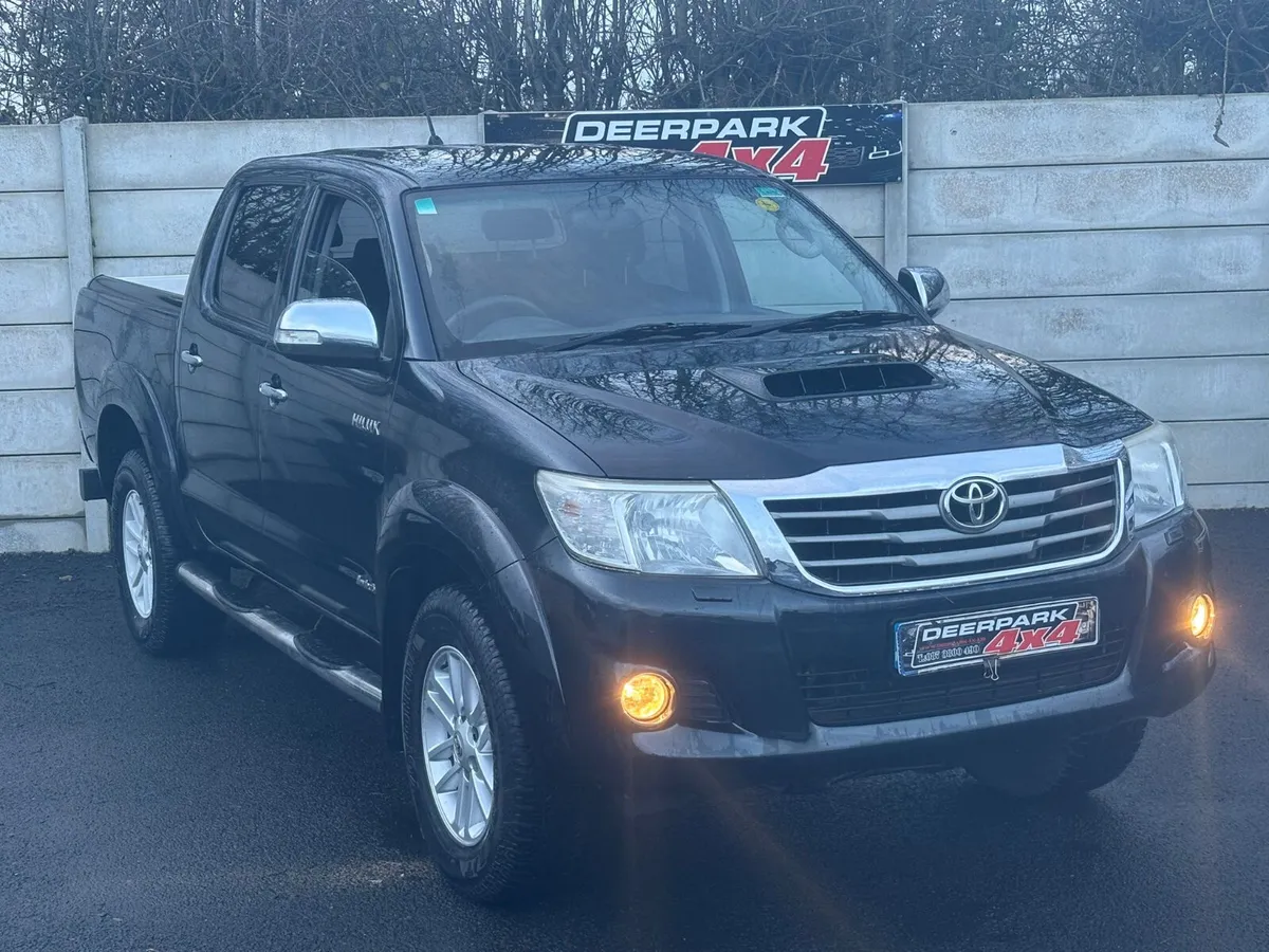 2014 (142) Toyota Hilux Invincible X Crewcab - Image 2