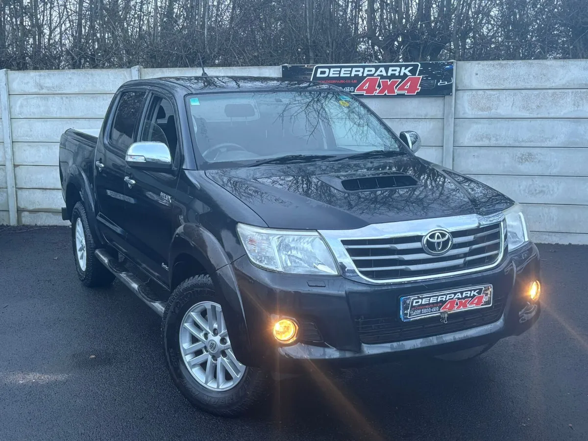 2014 (142) Toyota Hilux Invincible X Crewcab - Image 1