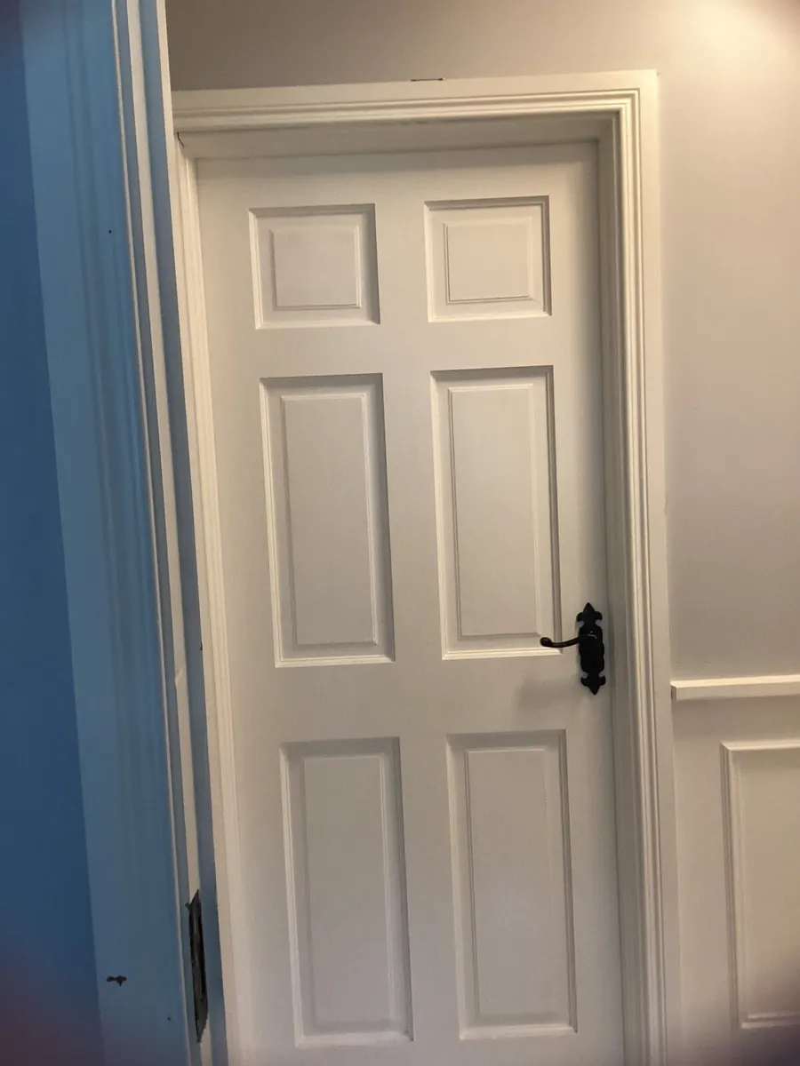 8 Interior doors and one set of double doors - Image 3