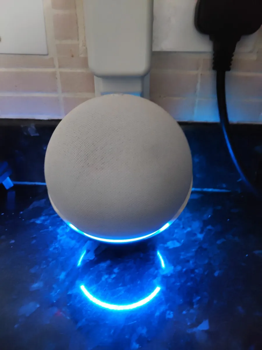 Alexa echo dot series 5 - Image 3
