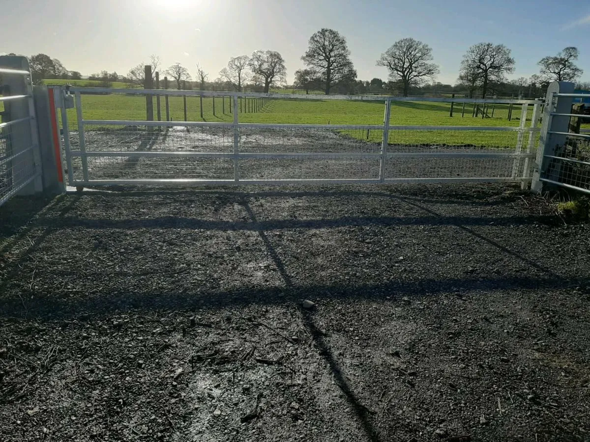 Sliding field/entrance gates - Image 3