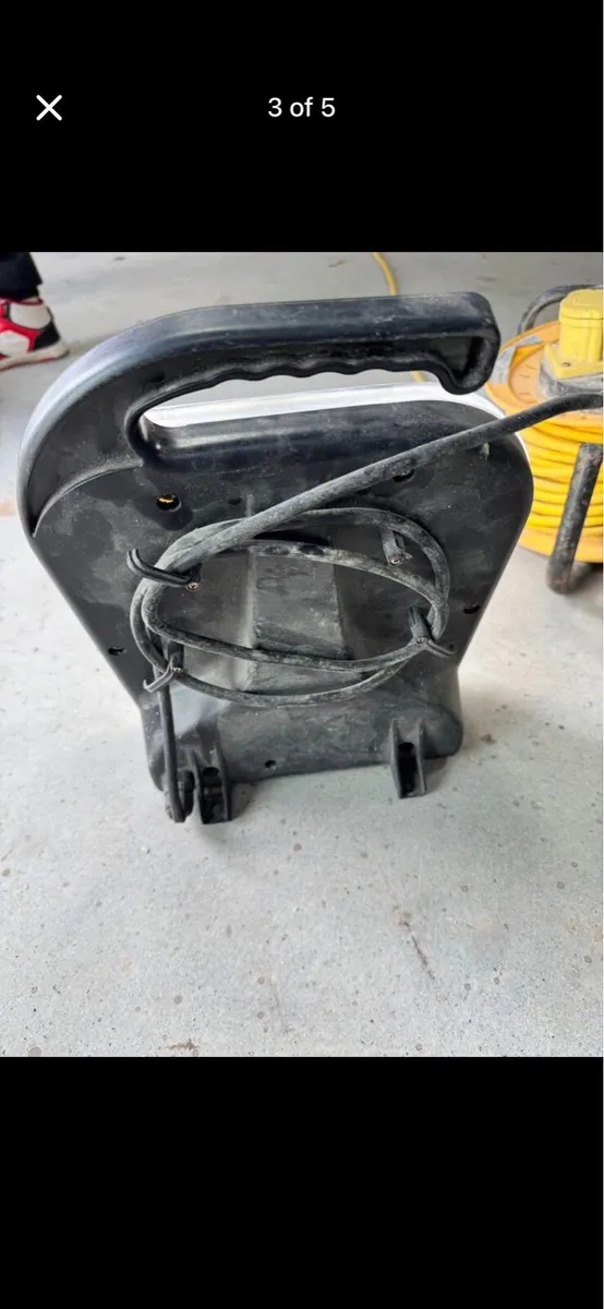 4 110volt Work Lights - Image 3