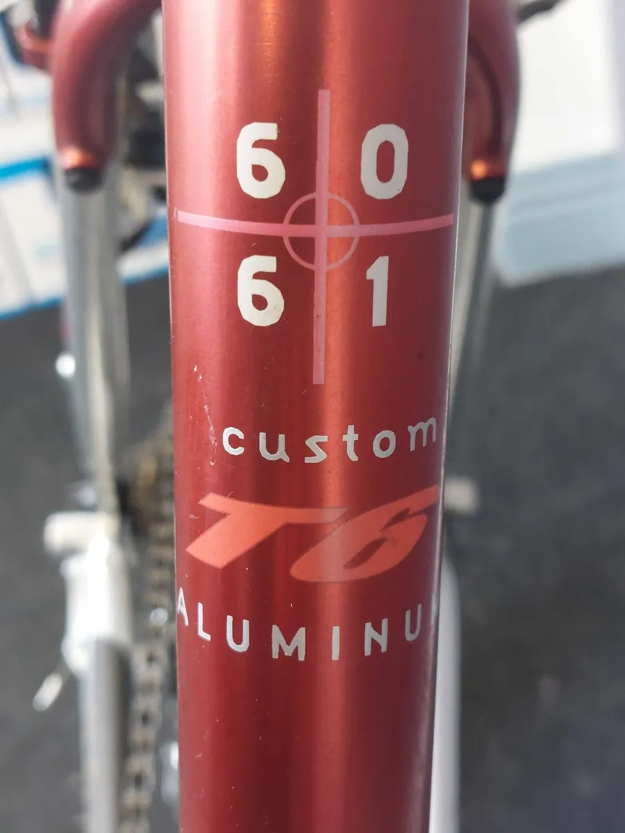 Giant ATX 850 (neo-Retro) - Image 4