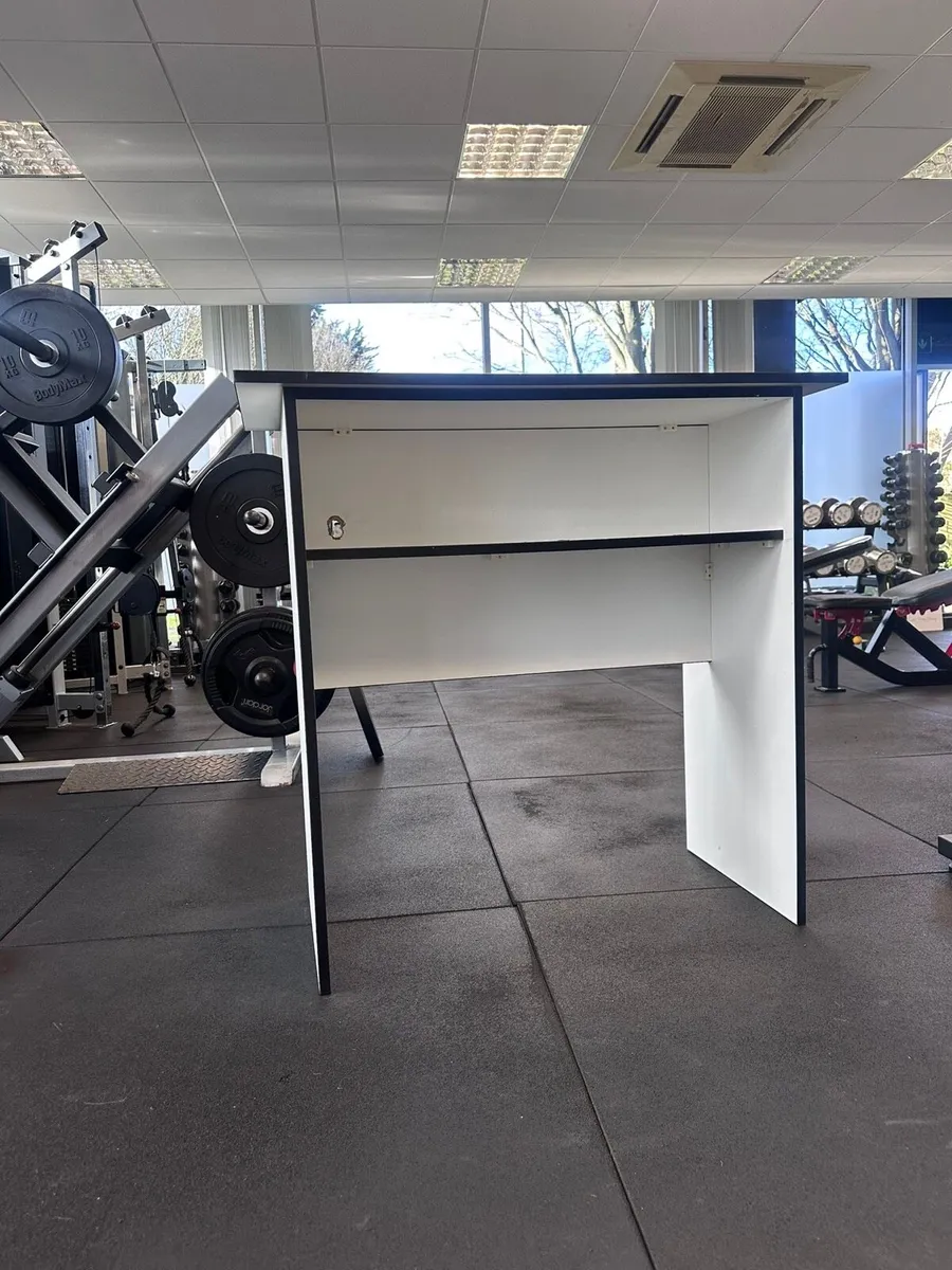 Office desk - Image 3