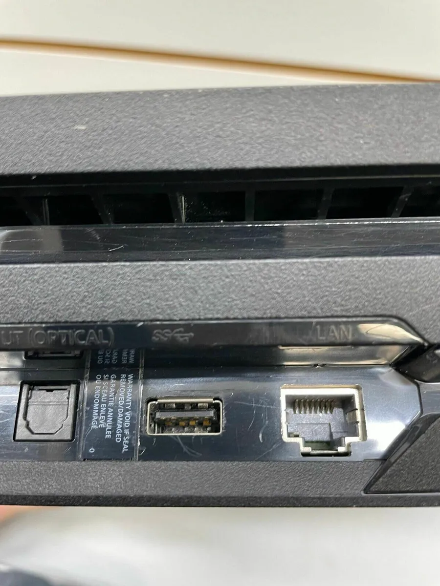 PS4 Pro - Image 4